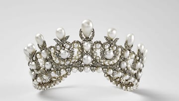 Francia revela las ocho piezas robadas en el Louvre: zafiros, coronas...