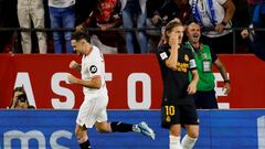 Soccer Football - LaLiga - Sevilla v Real Madrid - Ramon Sanchez Pizjuan, Seville, Spain - October 21, 2023 Sevilla's Lucas Ocampos celebrates after Real Madrid's David Alaba scores an own goal and the first for Sevilla REUTERS/Marcelo Del Pozo