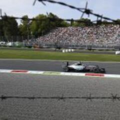 Hamilton destroza al resto, McLaren liado con sus motores