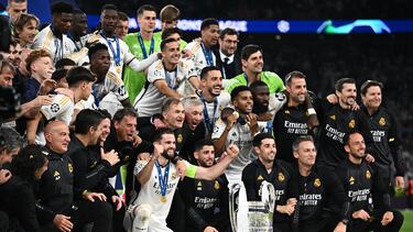 El Madrid celebrando su Decimoquinta Copa de Europa.