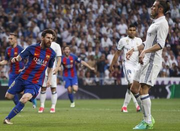 Messi wheels away after scoring Barça's first goal at the Bernabéu.