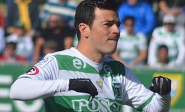 El último club por el cual jugó fue Deportes Temuco, en donde se retiró en 2014.