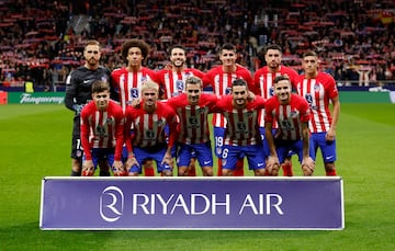 Oncel inicial edl Atlético de Madrid. Jan Oblak, Axel Witsel, Mario Hermoso, Álvaro MOrata, José María Giménez, Nahuel MOlina, Rodrigo Riquelme, Rodrigo de Paul, Antoine Griezmann, Koke y Saúl Ñíguez.