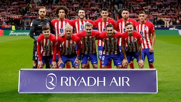 Oncel inicial edl Atlético de Madrid. Jan Oblak, Axel Witsel, Mario Hermoso, Álvaro MOrata, José María Giménez, Nahuel MOlina, Rodrigo Riquelme, Rodrigo de Paul, Antoine Griezmann, Koke y Saúl Ñíguez.