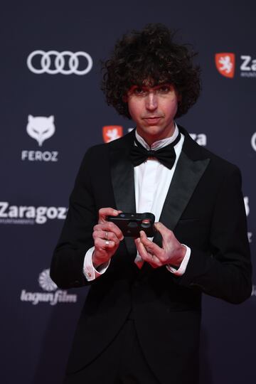 El fotógrafo Jorge Fuembuena posa en la alfombra roja.