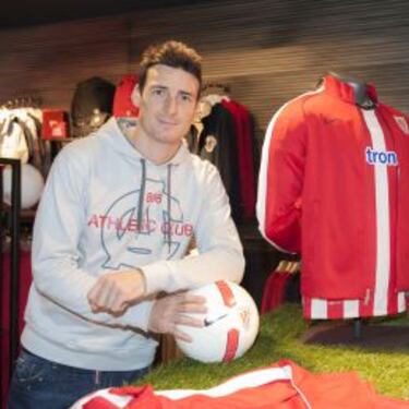 Aritz Aduriz inquieta a una Real Sociedad que tiene miedo a fallar