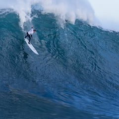 Twiggy y McConnell, los mejores entre las olas gigantes de Todos Santos que mandan a Dupont al hospital