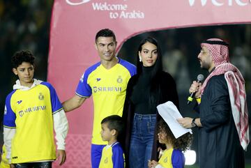 Cristiano Ronaldo durante su presentaci¨®n multitudinaria como nuevo jugador del Al Nassr.