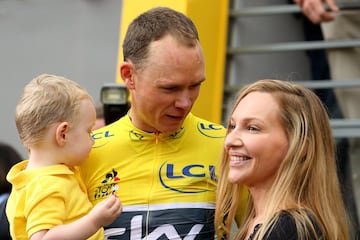 El hijo de Froome se roba el show en la premiación del Tour