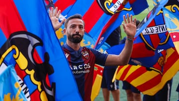 Presentación multitudinaria en el Ciutat de València