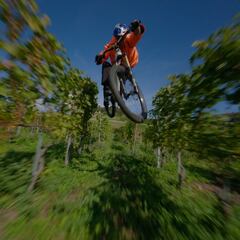 Mountain bike extremo entre viñas: Kriss Kyle, viral