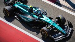 Fernando Alonso, con el Aston Martin en los test de Bahréin.