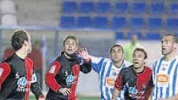 <b>SUPERADO. </b>El Lorca sigue sin ganar. Ayer recibió un nuevo palo en Liga.