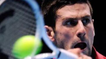 Djokovic castiga a Berdych en su debut en Londres