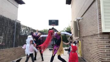 Carroll baila 'Thriller' por Halloween: su disfraz no tiene desperdicio