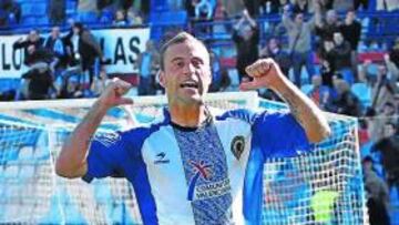 <b>CERTERO.</b> Rubén Navarro lleva cuatro goles en pocos minutos.