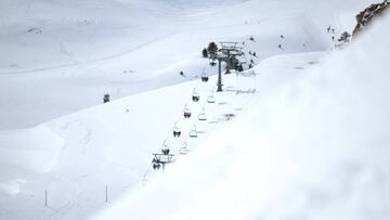 Remontes y pistas de esquí de Baqueira Beret, cerrados -como todas las estaciones de esquí de España y Andorra- desde este sábado 14 de marzo tras decretarse el estado de alarma por el coronavirus.