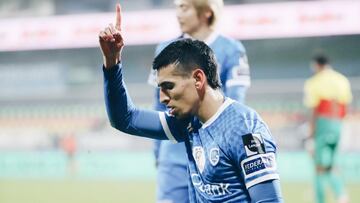 El defensor colombiano marc&oacute; su segundo tanto de la temporada en la goleada del Genk 4-0 al Oostende en la fecha 21 de la Liga de B&eacute;lgica.