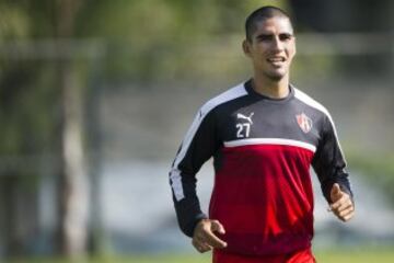 La lateral derecha del Atlas tiene dueño y ese es Madueña. Jugó todos los minutos posibles con los rojinegros en el Apertura 2016 y bajo el esquema de Cruz, su presencia es vital para el funcionamiento del equipo.