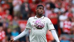 ¿Por qué Cristhian Mosquera, figura del Arsenal, no juega con la Selección Colombia?