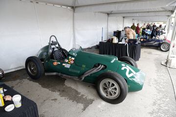 Tercera edici車n de la reuni車n y exhibici車n de autom車viles cl芍sicos en el circuito del Jarama