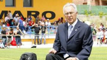 Amancio, ayer en su estadio.