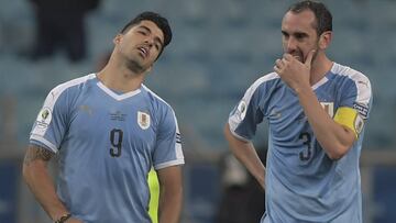 El delantero uruguayo salió del estadio de Porto Alegre con una evidente incomodidad en una pierna. AS Chile le consultó sobre su estado físico y esto respondió.