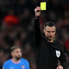 Why was Manchester United-Atletico referee Slavko Vincic arrested?