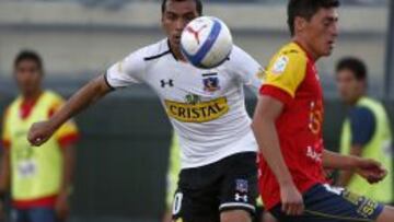 Esteban Paredes en el &uacute;ltimo choque entre hispanos y albos en Santa Laura. 4-1 gan&oacute; Colo Colo el 9 de febrero de 2014.
