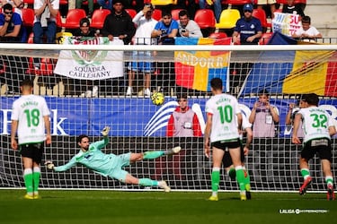 El Racing es un líder inexplicable con pinta de colista