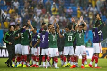 El debut de la Selección Mexicana en la Copa del Mundo de Brasil 2014, comenzaba con una intensa lluvia, en Natal, ante Camerún. A pesar de ello (y de un muy mal arbitraje), el Tricolor no se espantó y terminó venciendo 1-0 a los africanos, gracias al tanto del Hermoso Peralta.