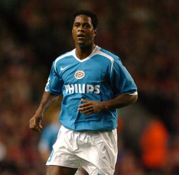 En el ocaso de su carrera, el ex delantero del AC Milan y Barcelona coincidió con el nacido en Ocotlán, Jalisco, durante la temporada 2006-07 con PSV, año en el que alzaron el título.