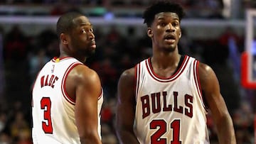 CHICAGO, IL - JANUARY 25: Dwyane Wade #3 and Jimmy Butler #21 of the Chicago Bulls look for a referees call during a game against the Atlanta Hawks at the United Center on January 25, 2017 in Chicago, Illinois. The Hawks defeated the Bulls 119-114. NOTE TO USER: User expressly acknowledges and agrees that, by downloading and/or using this photograph, user is consenting to the terms and conditions of the Getty Images License Agreement. Jonathan Daniel/Getty Images/AFP
== FOR NEWSPAPERS, INTERNET, TELCOS & TELEVISION USE ONLY ==