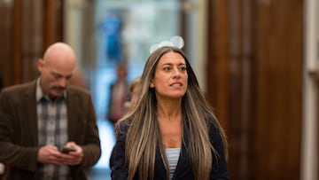 La diputada de Junts Miriam Nogueras a su salida de una sesión plenaria, en el Congreso de los Diputados, a 26 de noviembre de 2024, en Madrid (España). El Pleno del Congreso celebra esta semana las votaciones para elegir al nuevo presidente del Consejo de Administración de RTVE. En la primera oportunidad, se requiere una mayoría de dos tercios (233 votos) y, de no alcanzarse, la votación definitiva será el jueves, cuando ya bastará la mayoría absoluta (176 votos), según establece el nuevo sistema de elección modificado por el Gobierno vía decreto ley.
26 NOVIEMBRE 2024;CONGRESO;RTVE;DIPUTADOS;MINISTROS;POLÍTICA;
Diego Radamés / Europa Press
26/11/2024