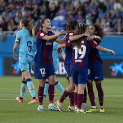 El Barcelona celebra el título con una goleada