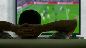 Una mujer es despedida de manera procedente por “serias irregularidades”: veía este conocido programa de TV en su puesto