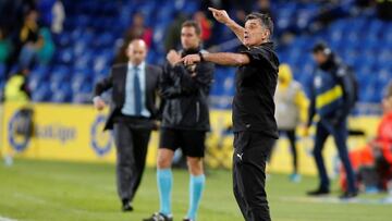 GRAF414. LAS PALMAS, 06/01/2018.- El entrenador del Eibar Jos&eacute; Luis Mendilibar, durante el partido de la decimoctava jornada de Liga en Primera Divisi&oacute;n que UD Las Palmas y Eibar juegan esta tarde en el estadio de Gran Canaria. EFE/Quique Cu