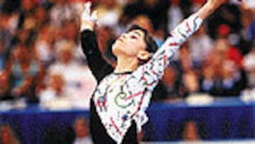 <b>CASO SINGULAR.</B> Cuando la gimnasia deportiva de élite parece reservada a jovencitas, Chusovitina, campeona olímpica en Barcelona-92, es un caso especial: a sus 27 años, en primera fila.