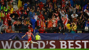 Soccer Football - Champions League - Girona v Feyenoord - Estadi Montilivi, Girona, Spain - October 2, 2024 Girona's Donny van de Beek celebrates scoring their second goal REUTERS/Albert Gea