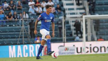 Pe&ntilde;alba durante un partido con el Cruz Azul.