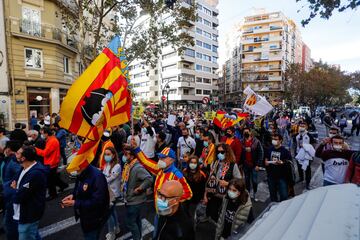 La manifestación de Valencia contra Lim, en imágenes