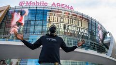 Deontay Wilder ante el T-Mobile Arena de Las Vegas antes de su tercera pelea contra Tyson Fury.