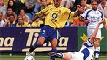 <B>GRAN AÑO</B>. Pablo Lago destacó en Las Palmas; aunque el equipo bajó, él jugó 36 partidos a gran nivel.