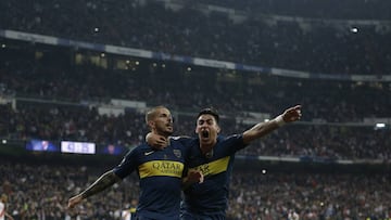 Benedetto celebra el gol.