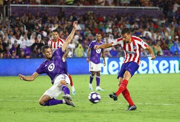 0-1. Marcos Llorente marcó el primer gol.