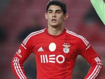 27. Gonçalo Guedes (Portugal). Es un delantero potente que defiende los colores del Benfica. 