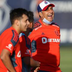 Escobar nombró a los 5 jugadores que no viajarán al partido ante Colo Colo