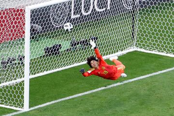 Granqvist tir¨® la pelota al ¨¢ngulo superior izquierdo. 0-2.