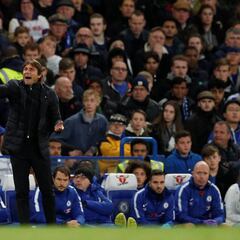 Conte podría perder su trabajo por descartar a David Luiz