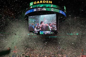 Confeti en el Garden. Los Celtics son campeones por 18ª vez.
